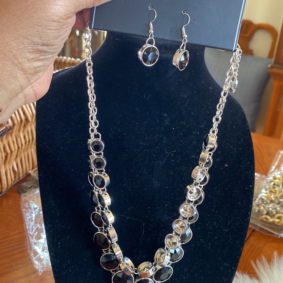 Everything must go sale - Picture 9 of 11